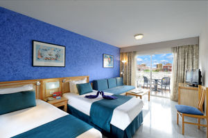 Woonvoorbeeld standaard studio zwembadzicht