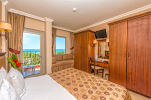 Royal Atlantis Beach