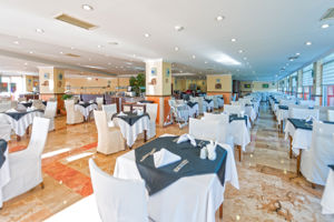 Royal Atlantis Beach