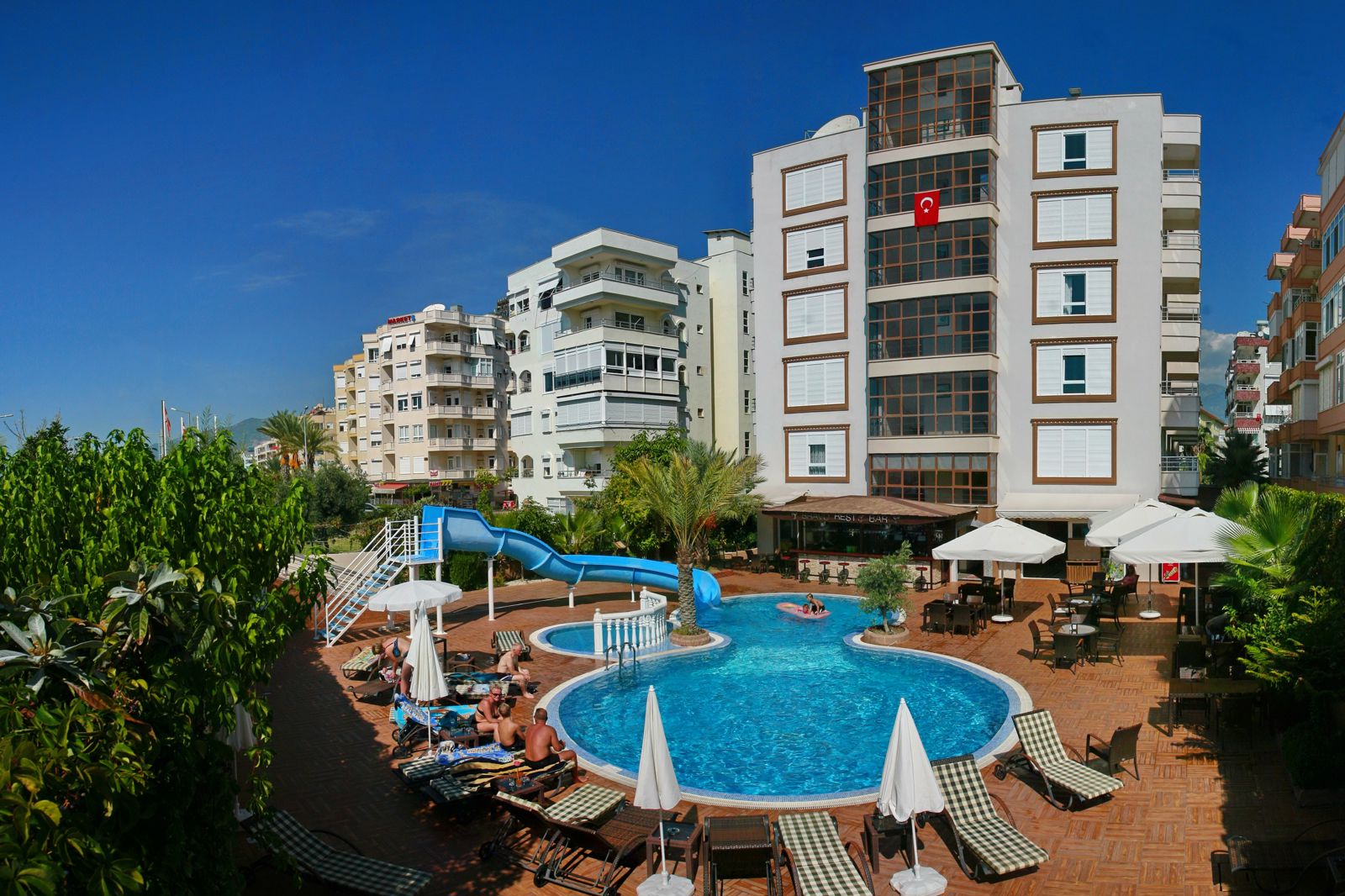 Bella Bravo Aparthotel slide 2