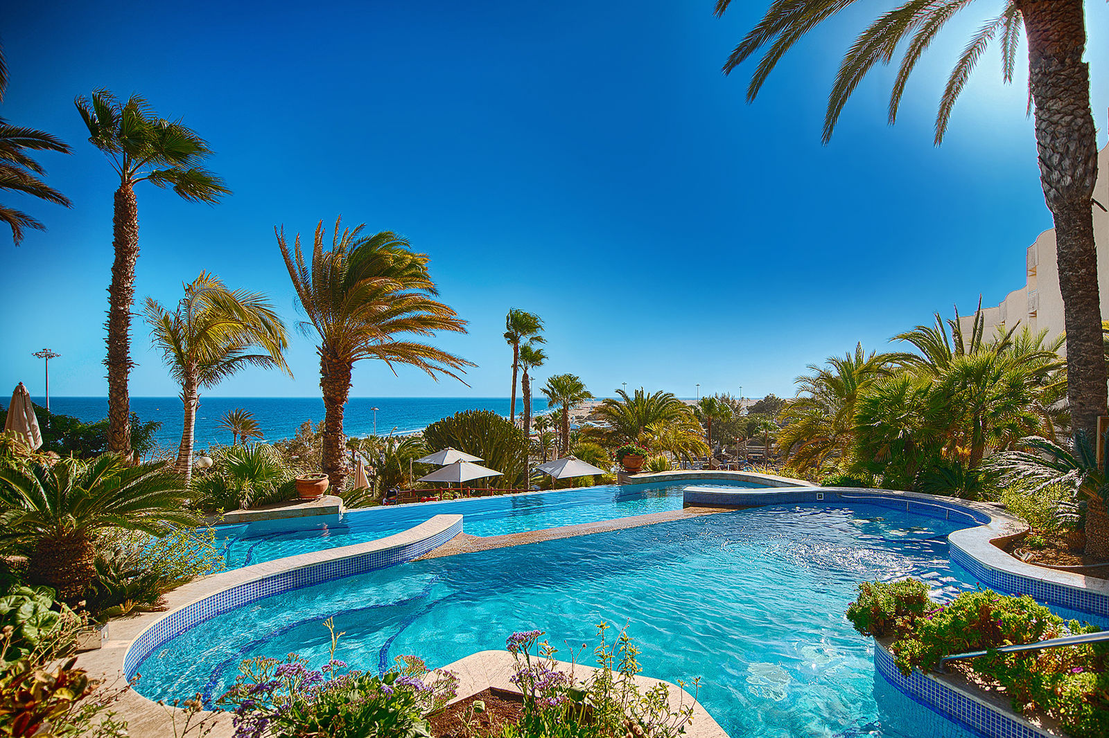 Corallium Dunamar by Lopesan slide 1