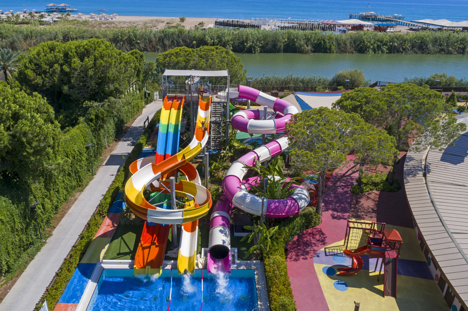 Xanadu Resort slide 2