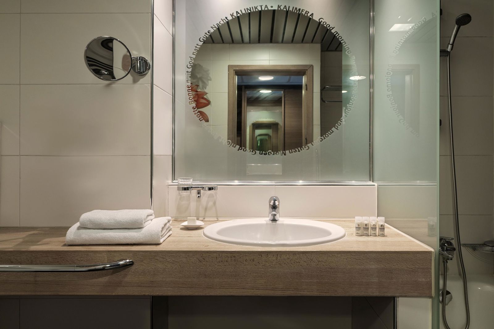 Esperos Palace slide 4