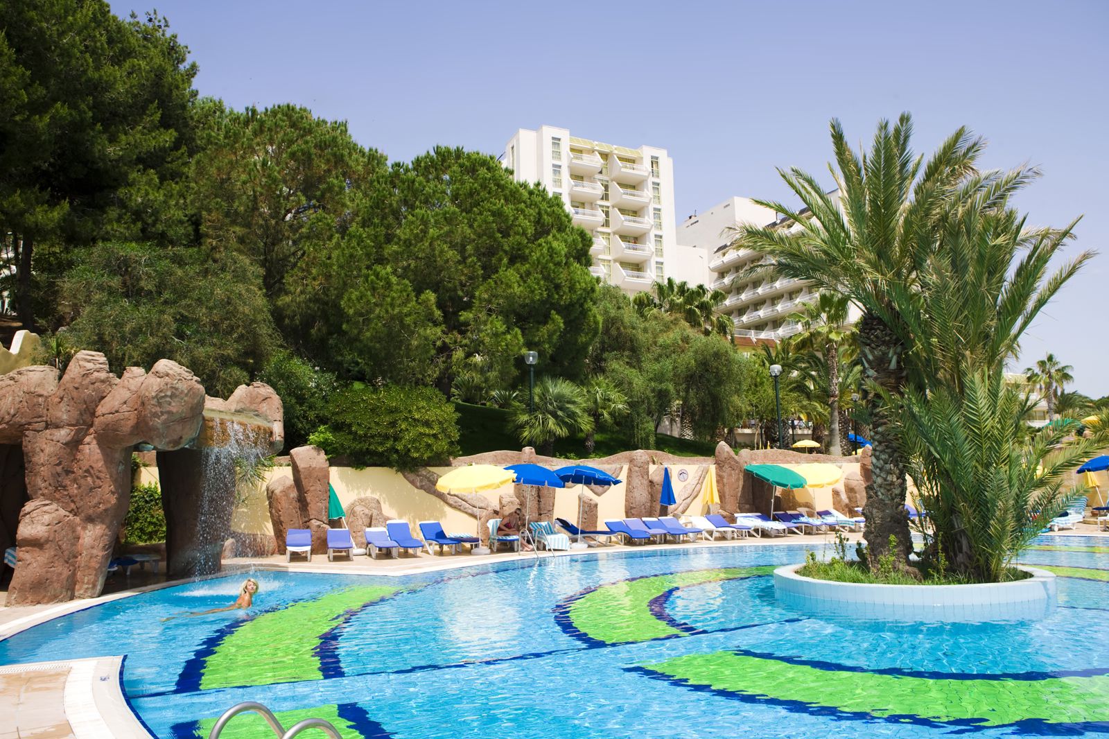 Fantasia De Luxe slide 2