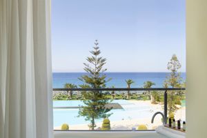 Woonvoorbeeld deluxe kamer zeezicht met spa bad