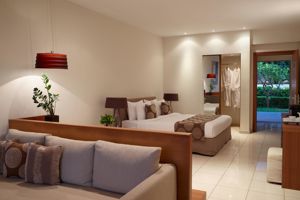 Woonvoorbeeld grand suite beach front swimup