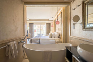 Sunrise Grand Select Romance Resort