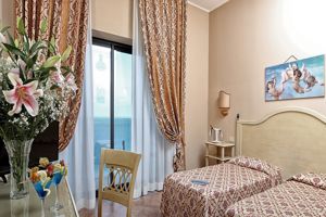 Santa Lucia E Le Sabbie D’Oro