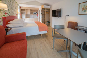 Woonvoorbeeld studio tuinzicht of zijzeezicht