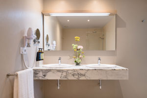 Woonvoorbeeld suite met tuinzicht