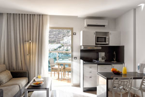 Servatur Casablanca Suites & Spa