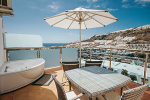 Servatur Casablanca Suites & Spa