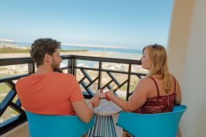 Woonvoorbeeld superiorkamer (tuin- of zeezicht), deluxe kamer zeezicht of familiekamer (tuin- of zeezicht)