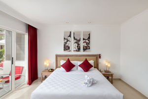 Blu Zea Resort by Double-Six