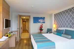 Sherwood Exclusive Lara