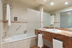 Woonvoorbeeld Standaardkamer zwembadzicht