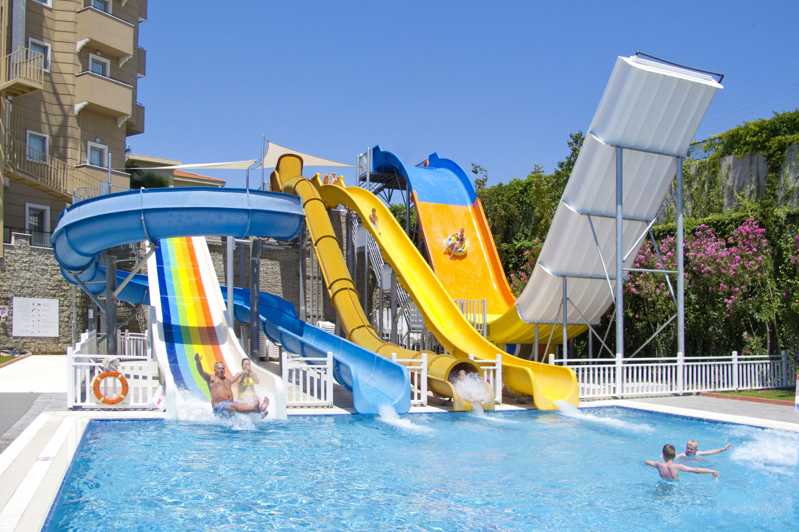 Side Mare Resort slide 2