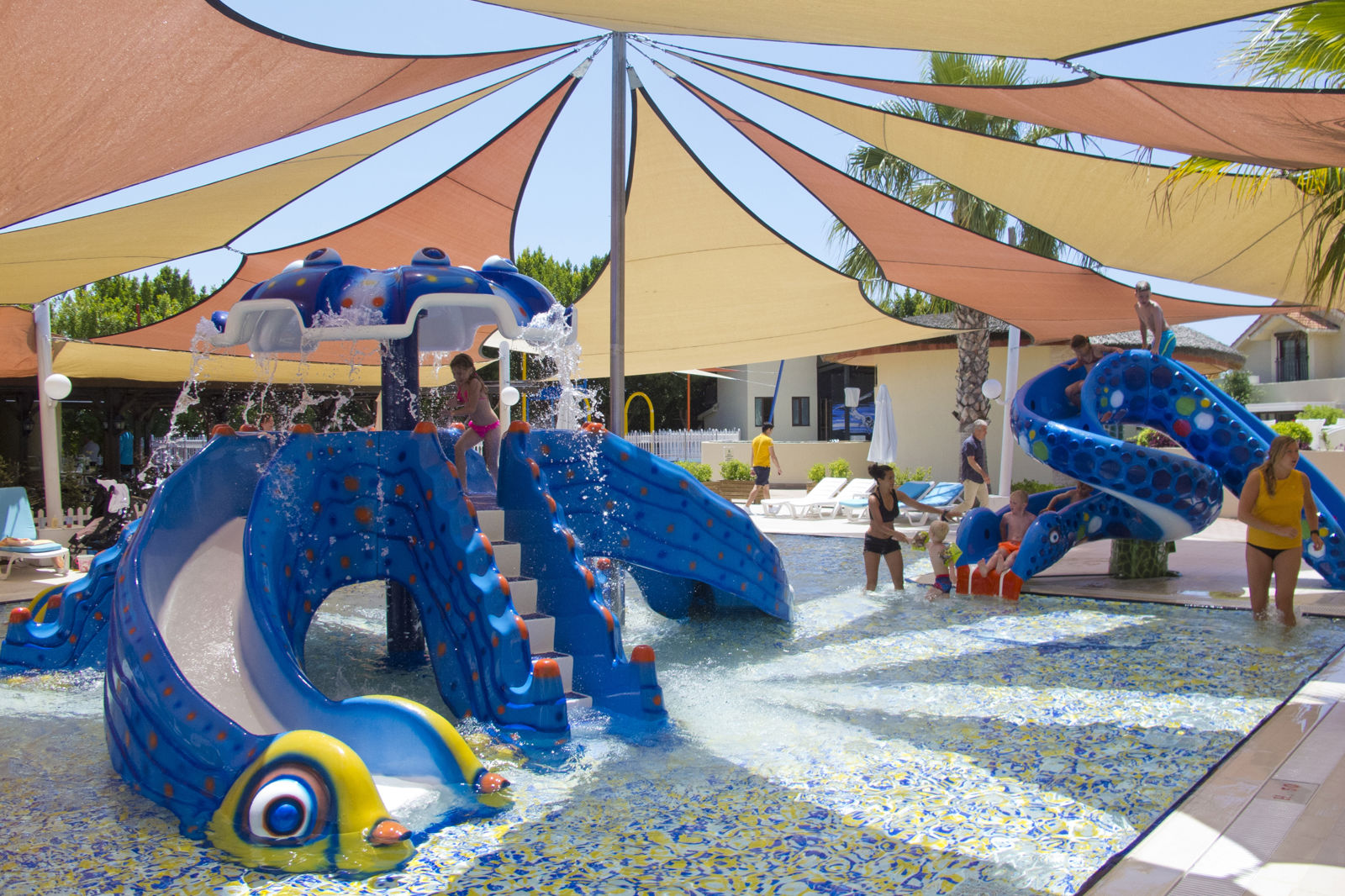 Side Mare Resort slide 3