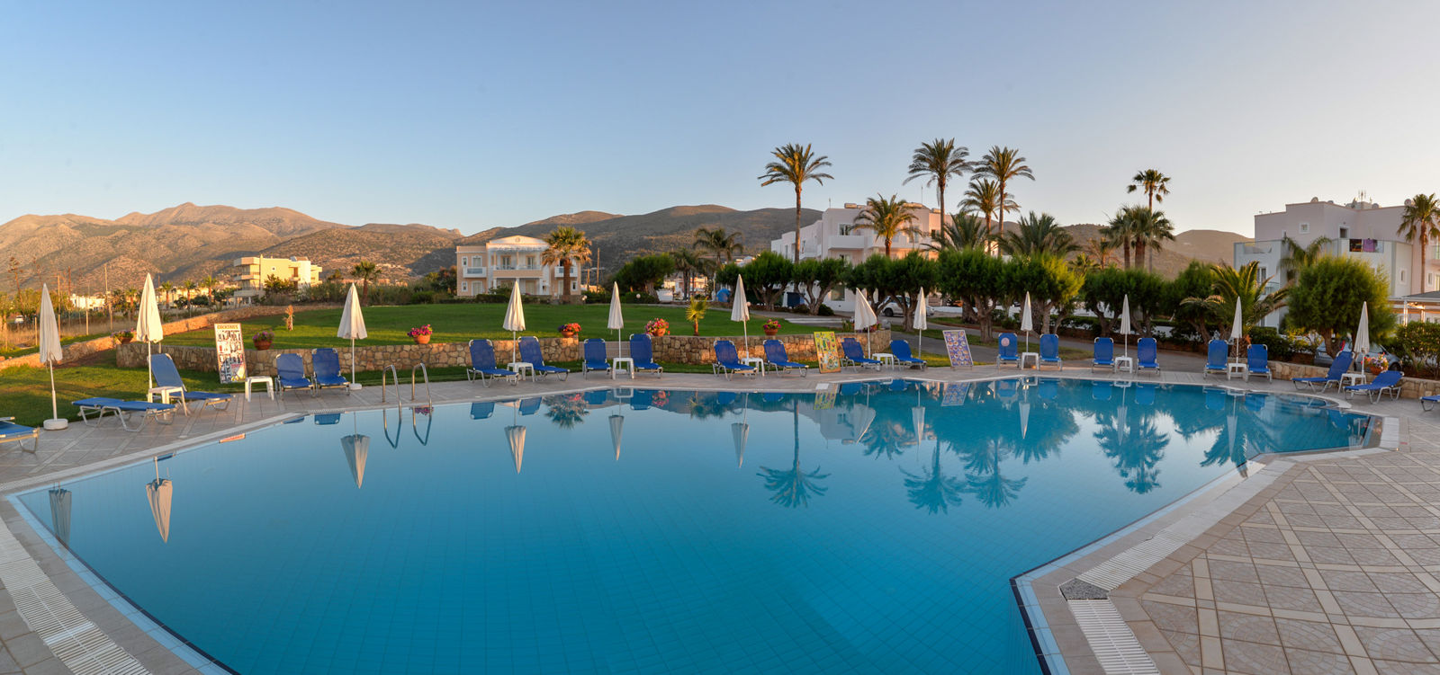 Windmill Apartments I slide 1