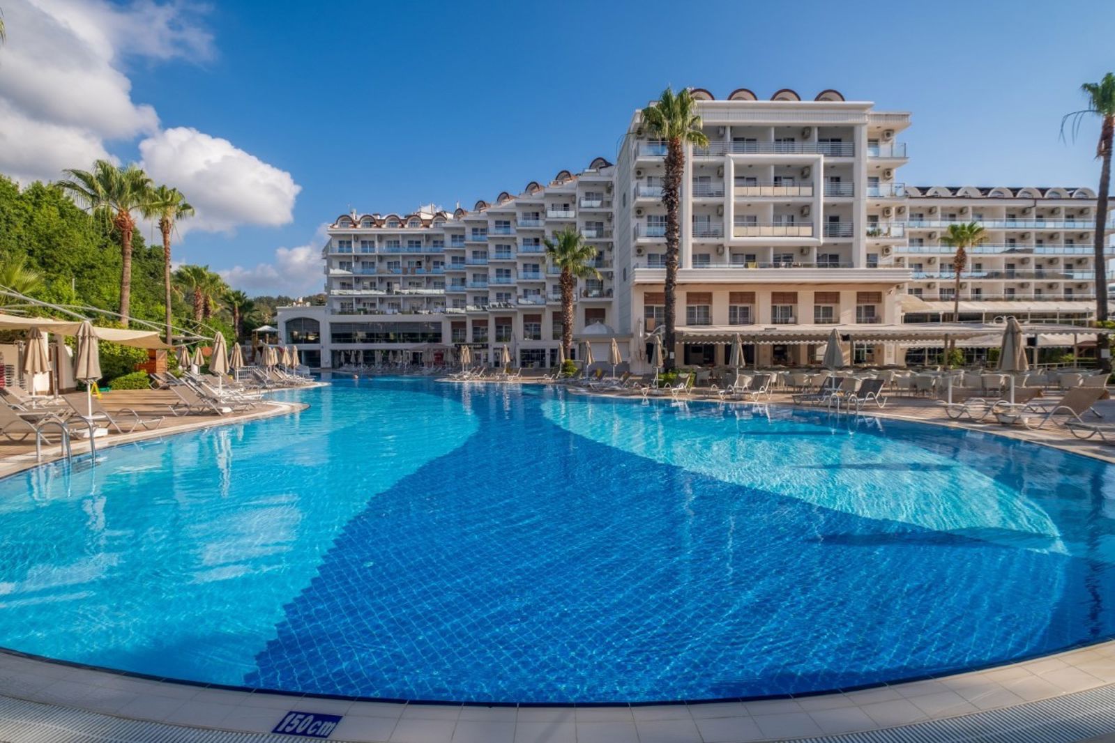 Grand Ideal Premium slide 2