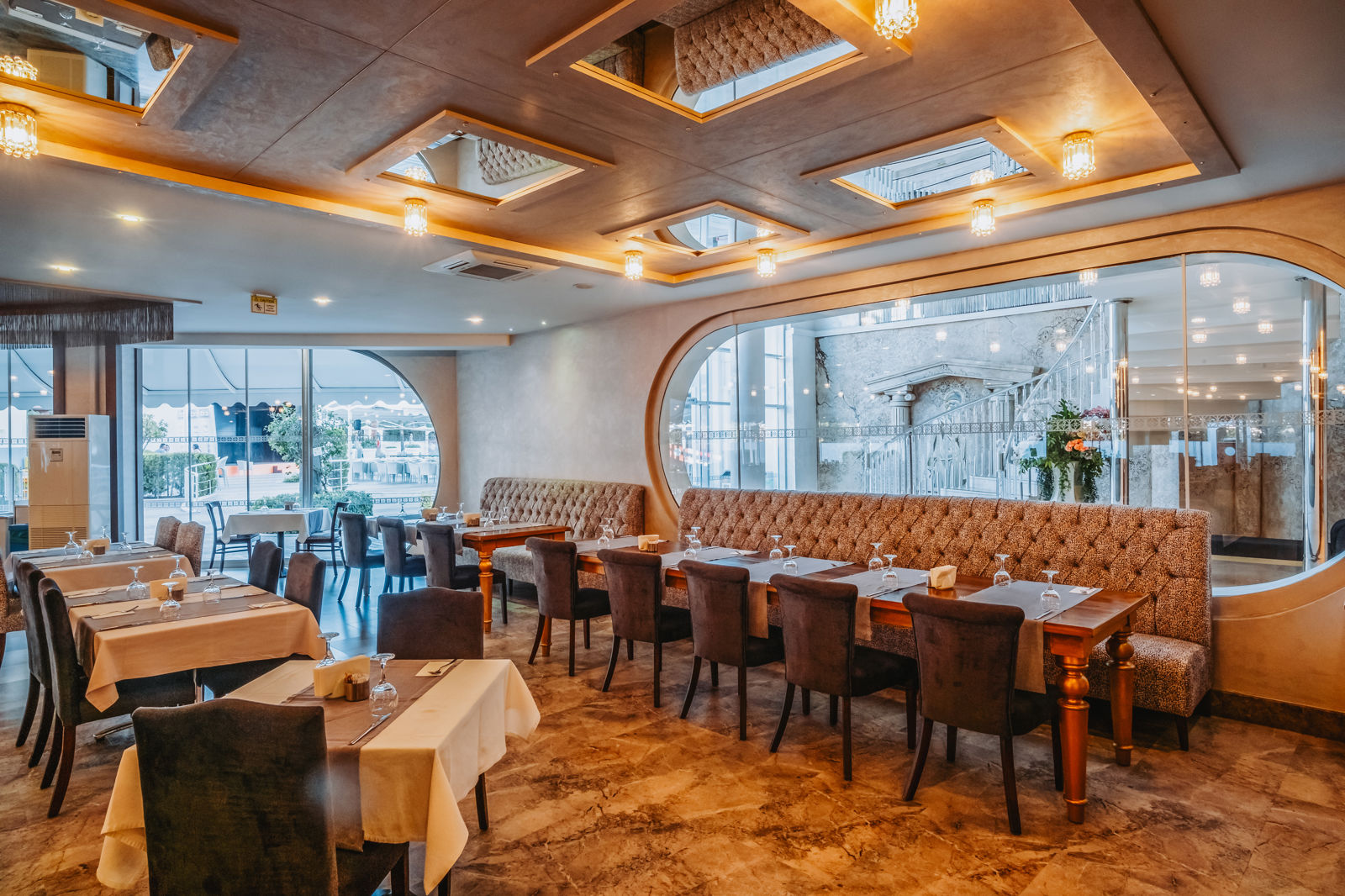 Grand Ideal Premium slide 4