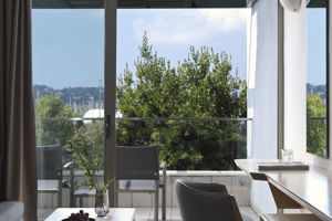 Woonvoorbeeld standaardkamer hoofdgebouw tuizicht 