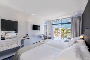 Woonvoorbeeld standaardkamer met zijzeezicht