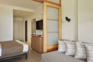 Woonvoorbeeld bungalow familiekamer met schuifdeuren