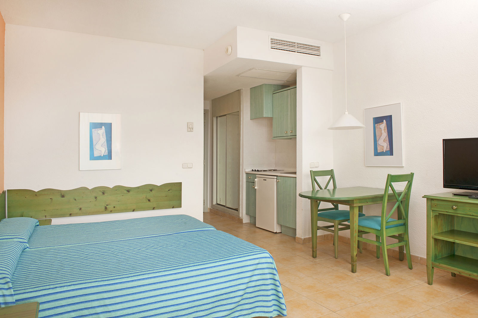 Iberostar Waves Ciudad Blanca slide 4