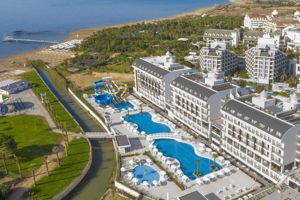 Diamond Deluxe Hotel