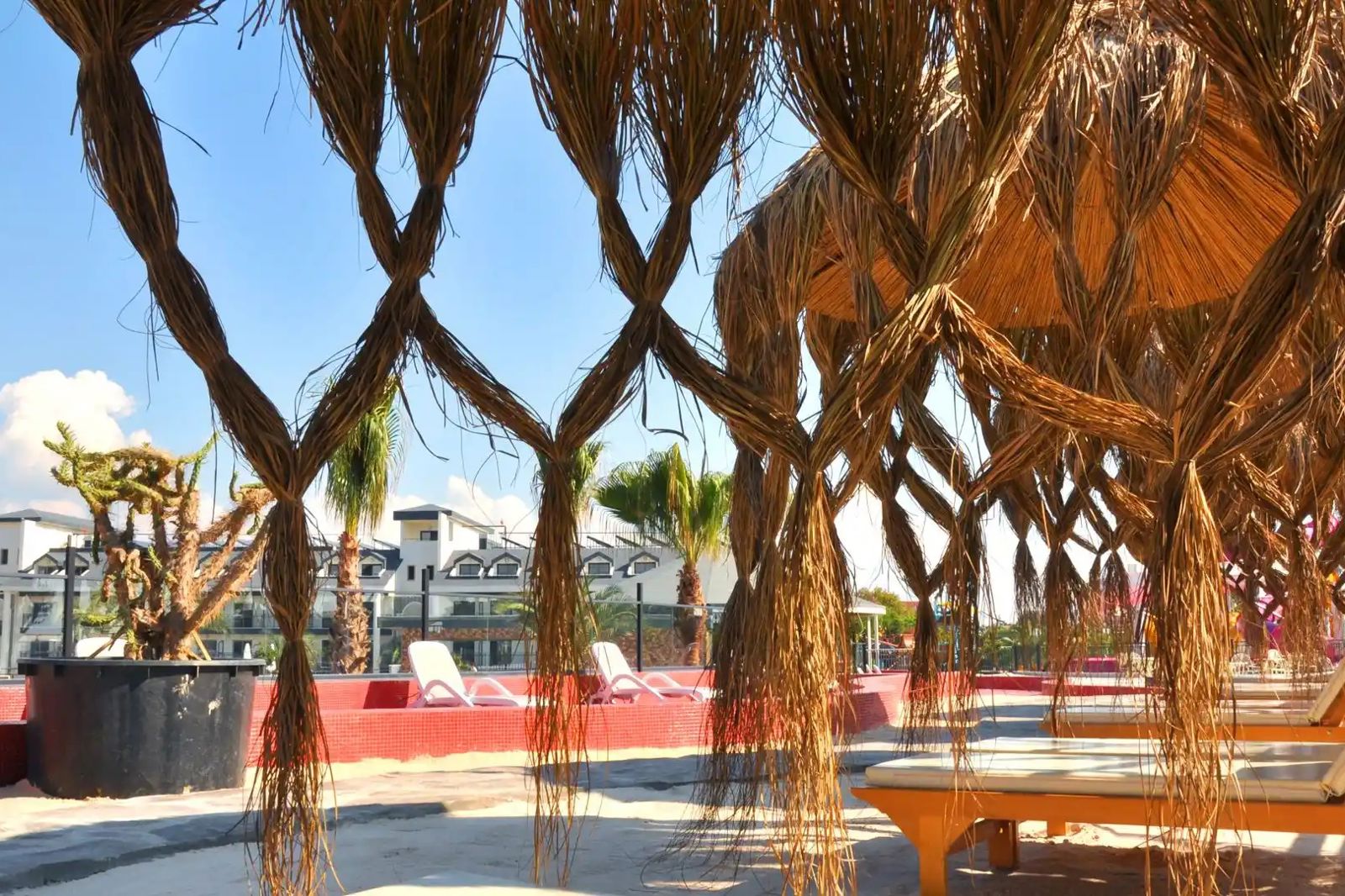 Dream World Palace slide 4