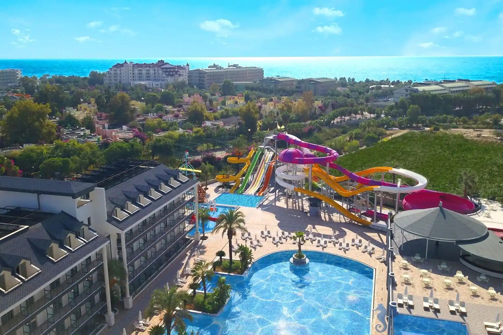 Dream World Palace slide 5