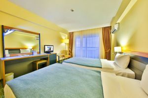 Marina Hotel & Suites