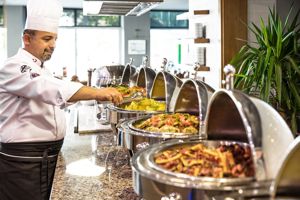 Marina Hotel & Suites