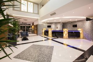 Marina Hotel & Suites