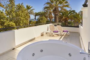 Fergus Style Bahamas