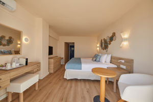 Woonvoorbeeld My Favorite Club junior suite frontal zeezicht