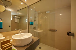 Woonvoorbeeld My Favorite Club junior suite swim up frontal zeezicht