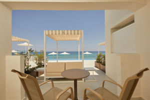 Woonvoorbeeld My Favorite Club junior suite swim up frontal zeezicht