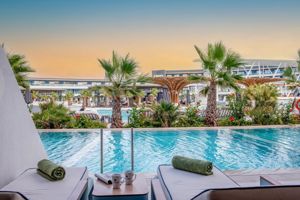 Woonvoorbeeld deluxekamer privezwembad