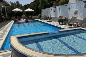 Golden Sand Studio & Apartments