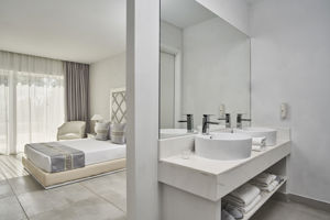 Woonvoorbeeld Grandsuite sharing pool