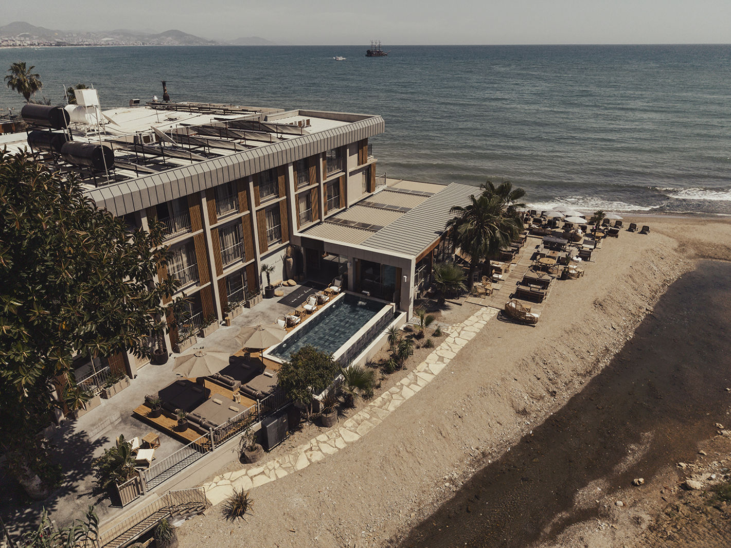 En Vie Beach slide 4