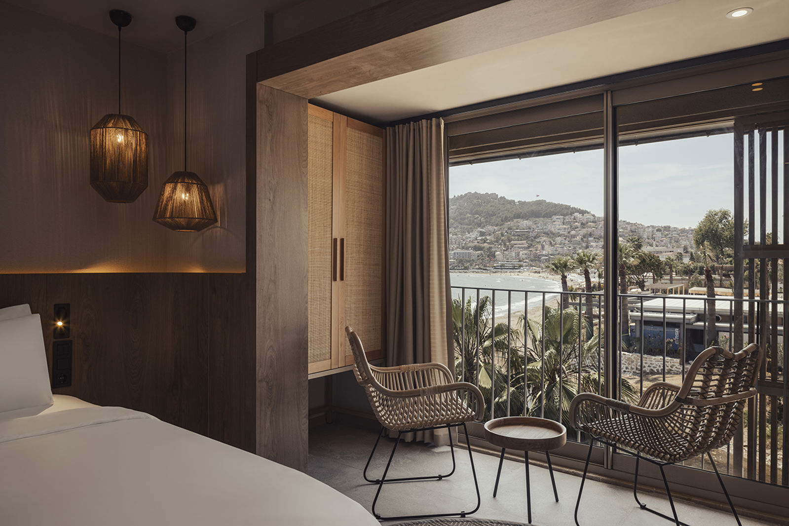 En Vie Beach slide 5